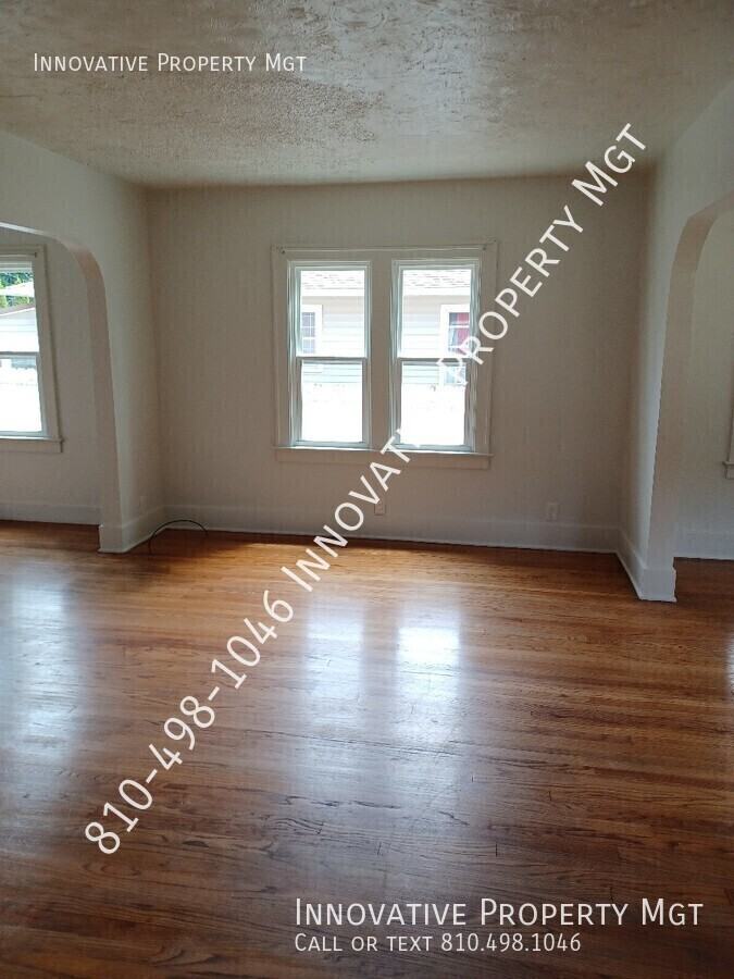 2126 Monteith St - Photo 4 of 37