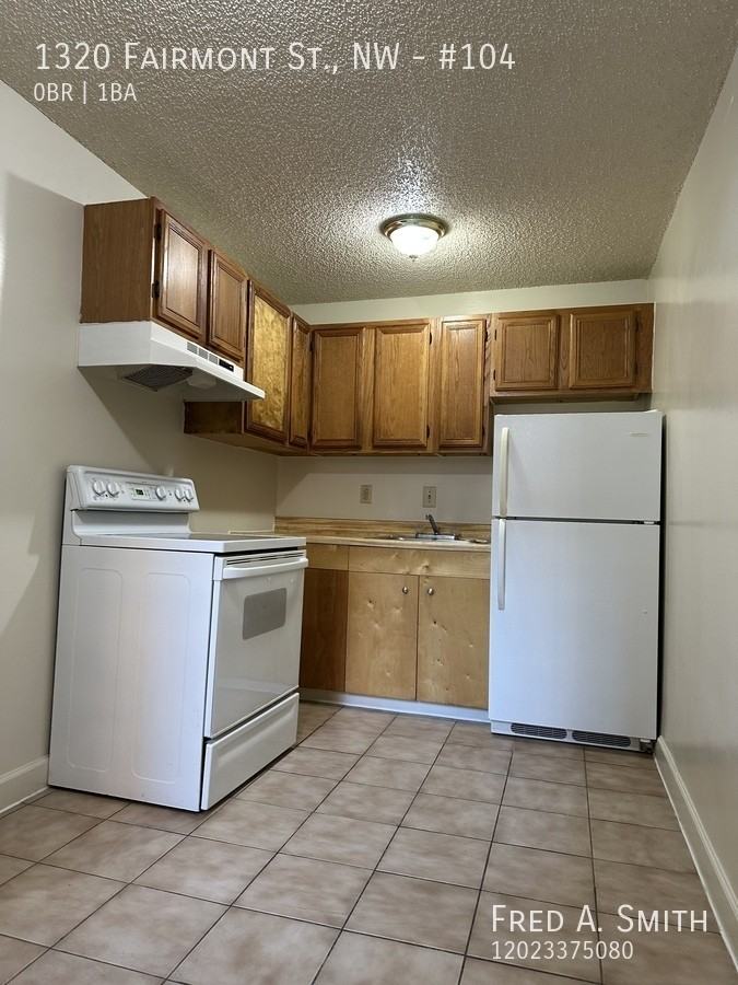 1320 Fairmont St Nw #104 - Photo 4 of 5