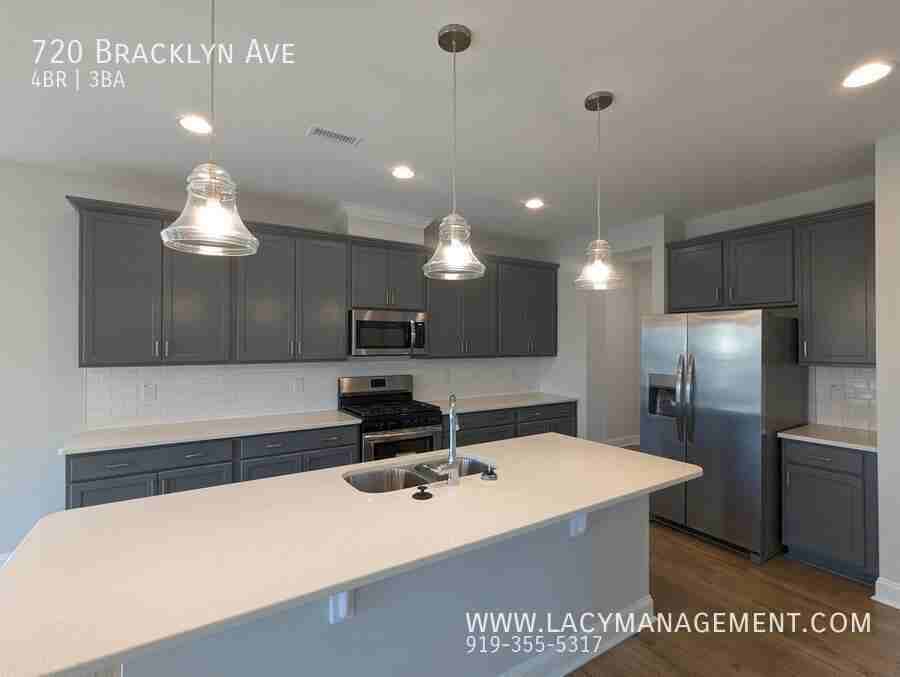 720 Bracklyn Ave - Photo 5 of 33