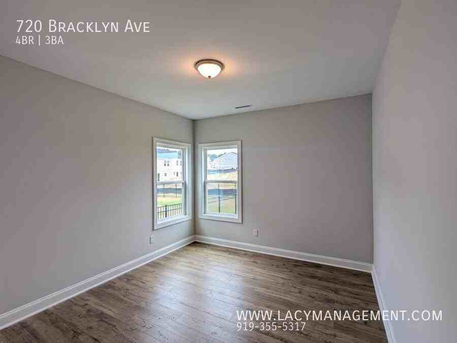 720 Bracklyn Ave - Photo 7 of 33