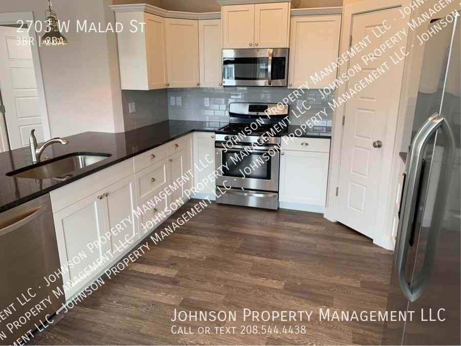 2703 W Malad St - Photo 2 of 14
