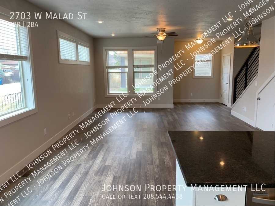 2703 W Malad St - Photo 3 of 14