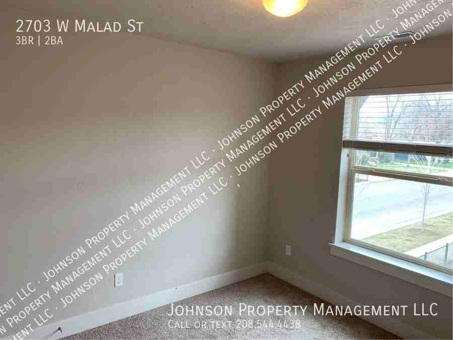 2703 W Malad St - Photo 7 of 14