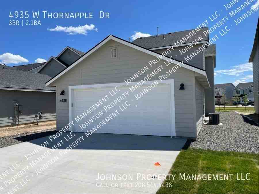 4935 W Thornapple Dr - Photo 2 of 19