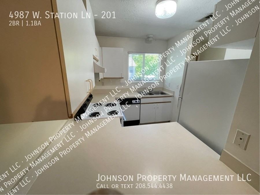 4987 W Station Ln #201 - Photo 5 of 14