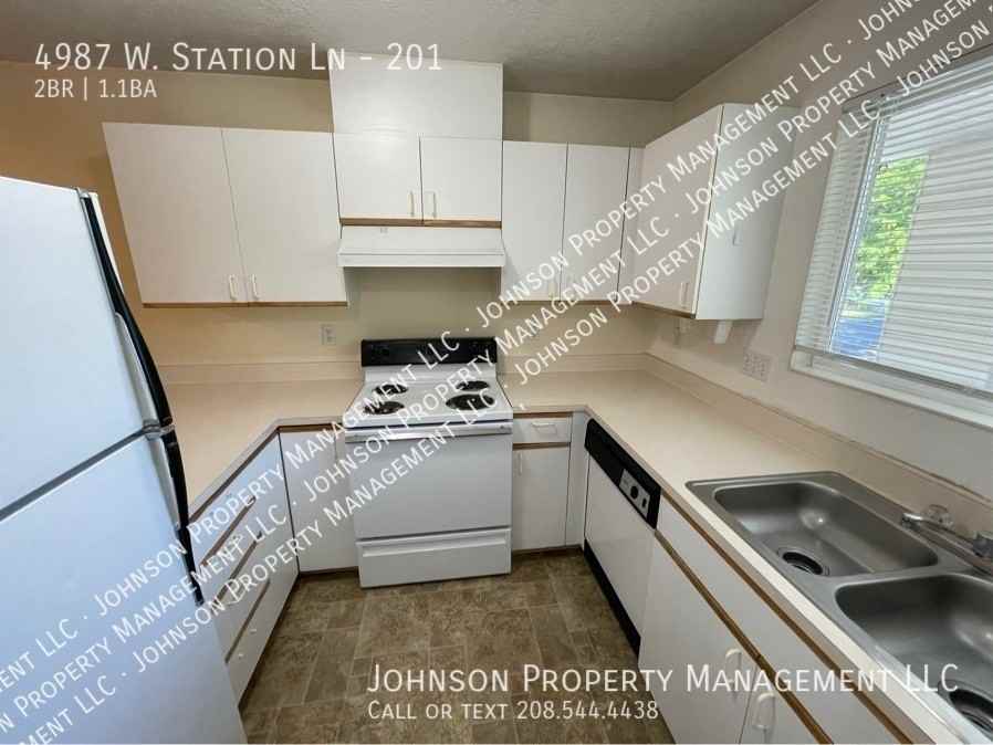 4987 W Station Ln #201 - Photo 6 of 14