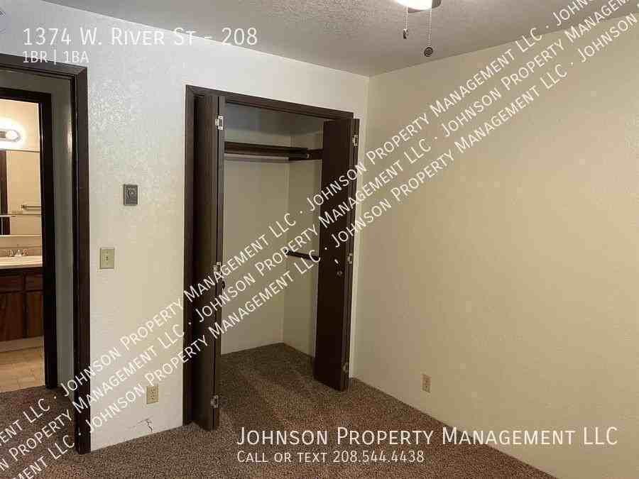 1374 W River St #208 - Photo 5 of 11