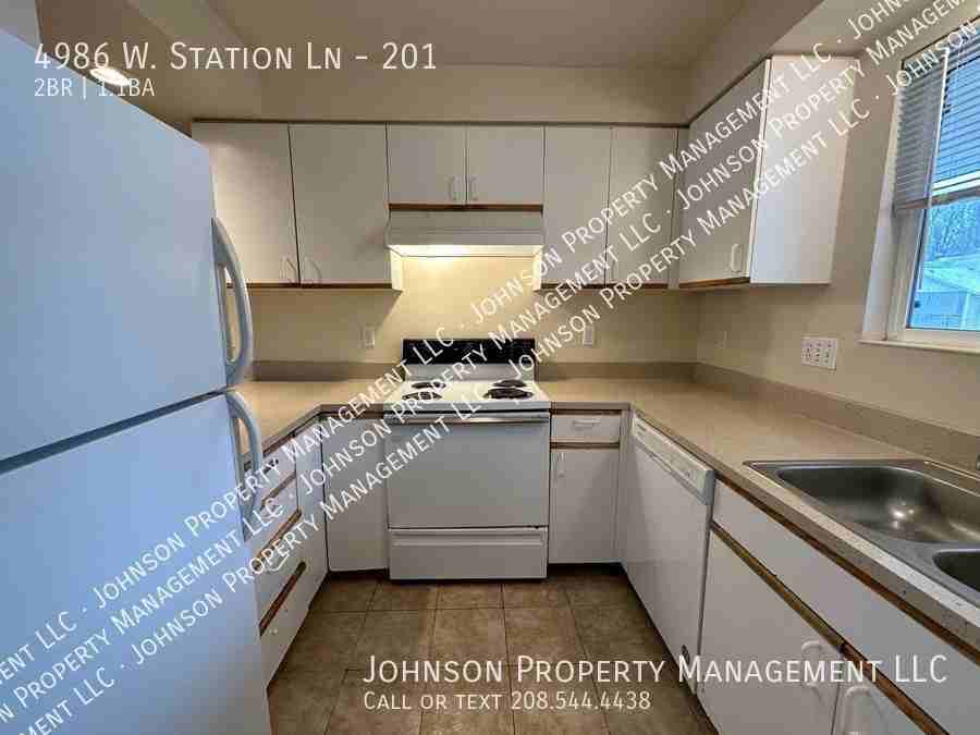 4986 W Station Ln #201 - Photo 2 of 14