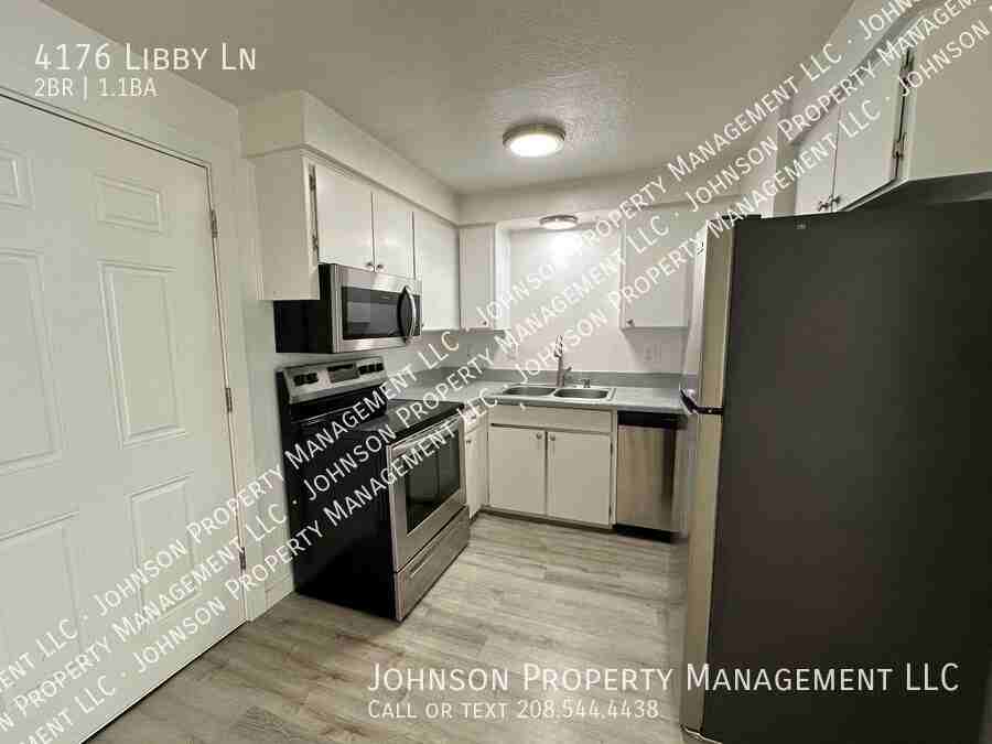 4176 W Libby Ln - Photo 4 of 23