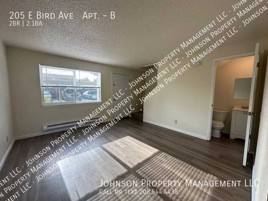 205 E Bird Ave #B - Photo 6 of 14