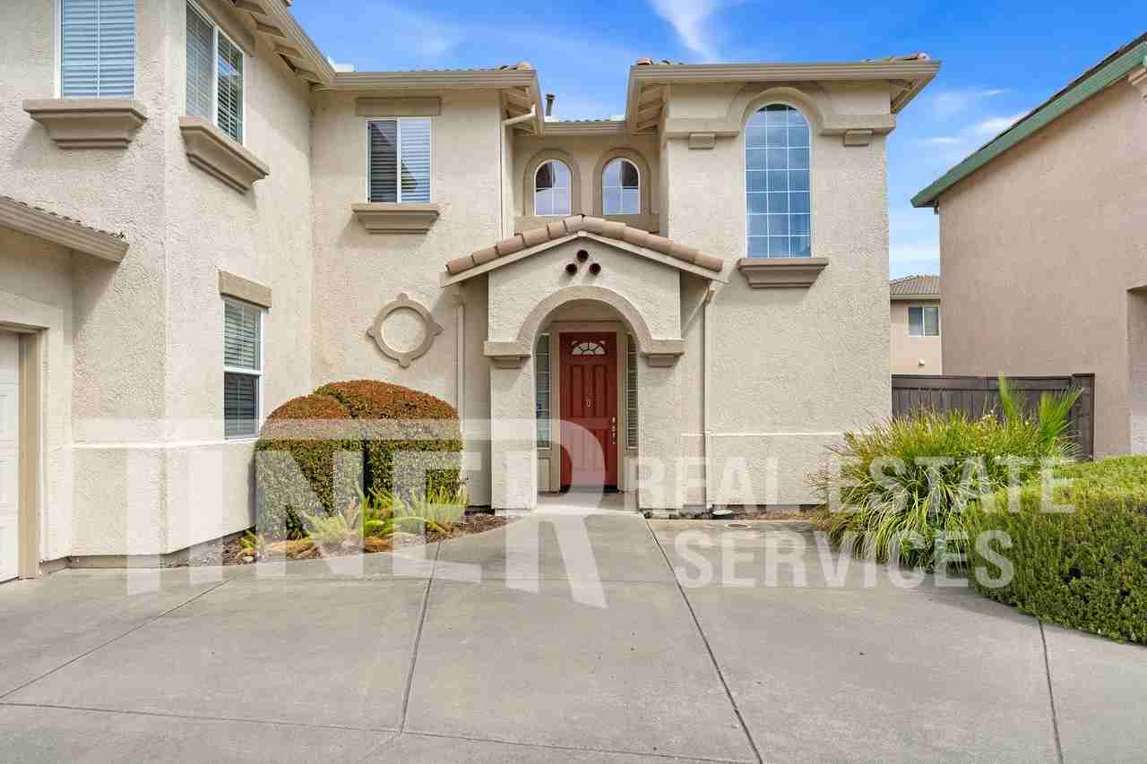 35 Sabre Ct - Photo 2 of 32