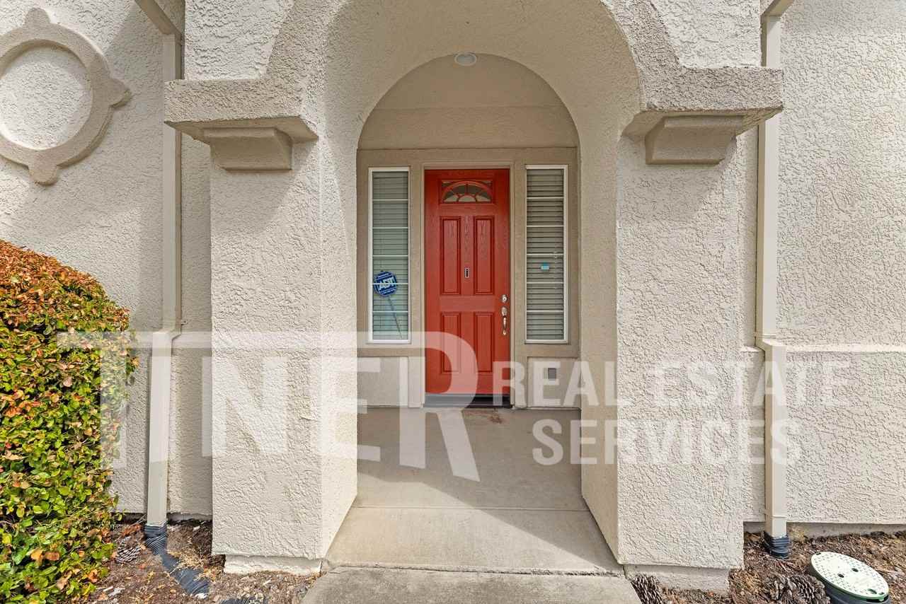 35 Sabre Ct - Photo 3 of 32