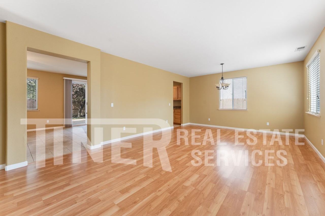 35 Sabre Ct - Photo 5 of 32