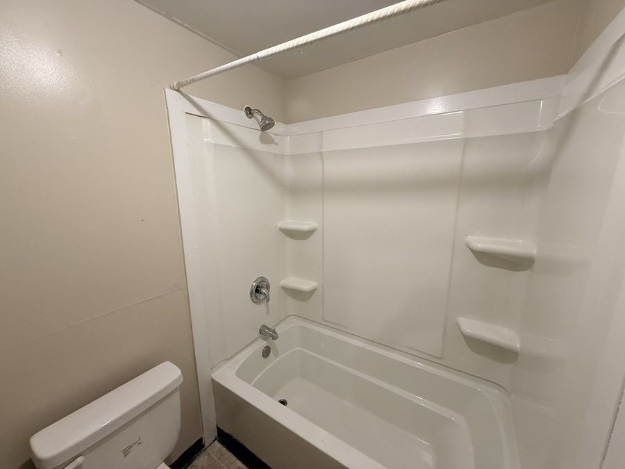 218 E 4th St #2 - Photo 6 of 9