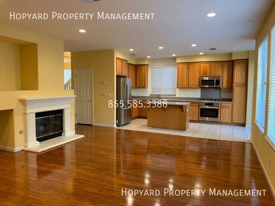 933 Desmet Dr - Photo 6 of 20