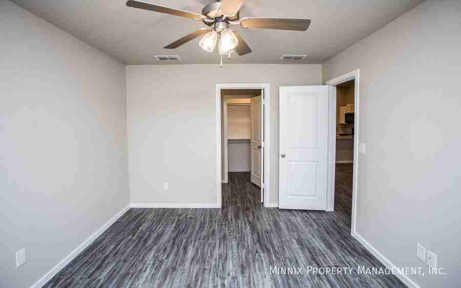 2123 N Avenue J #A - Photo 3 of 25