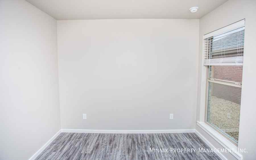 2123 N Avenue J #A - Photo 4 of 25