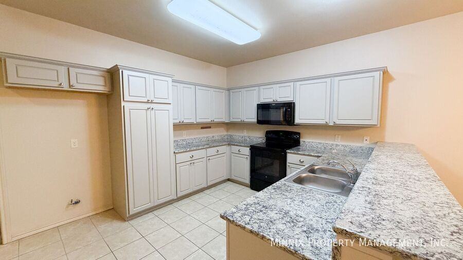 3113 113th St - Photo 5 of 20