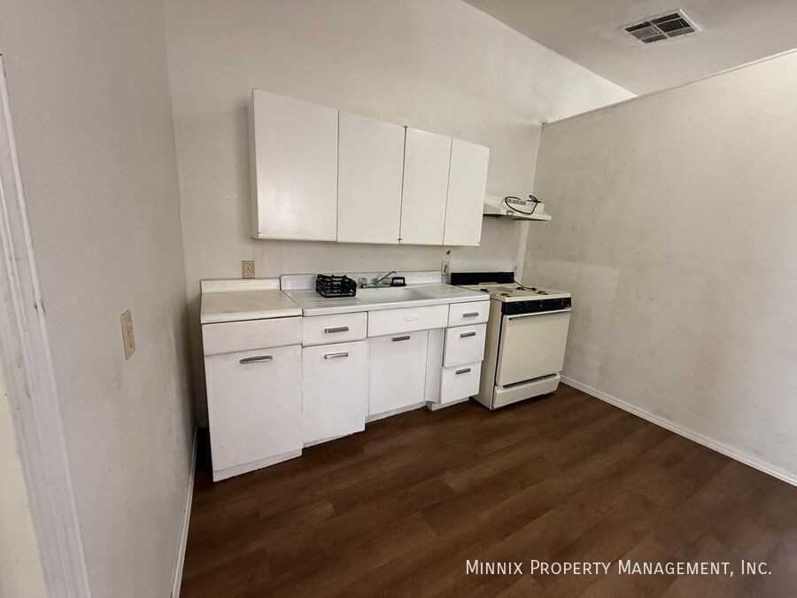 1526 E. Yandell Dr. - 1526 E. Yandell Dr. #B - Photo 5 of 6