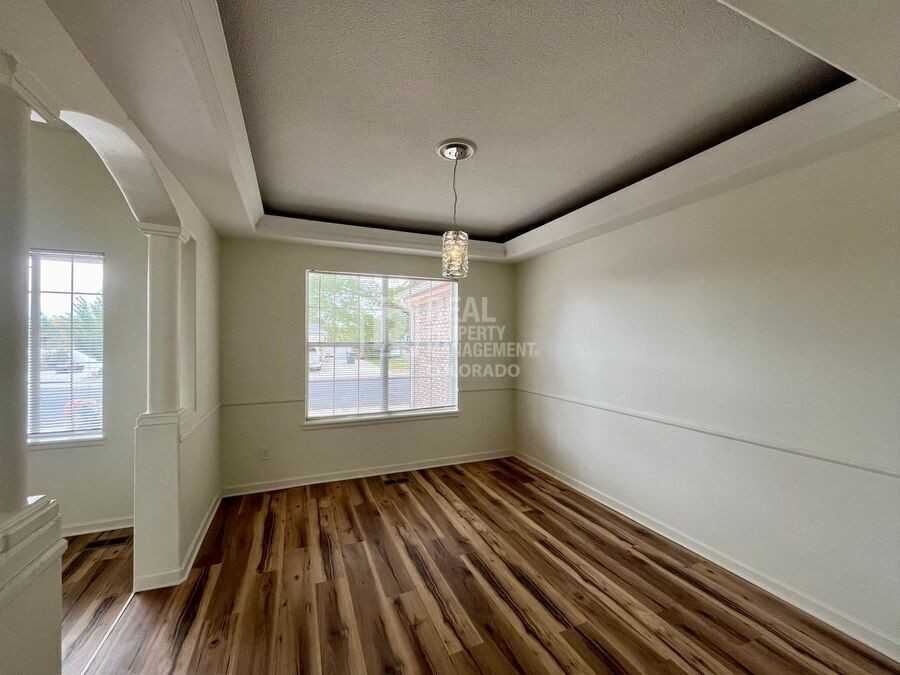 1684 S Laredo St - Photo 4 of 38