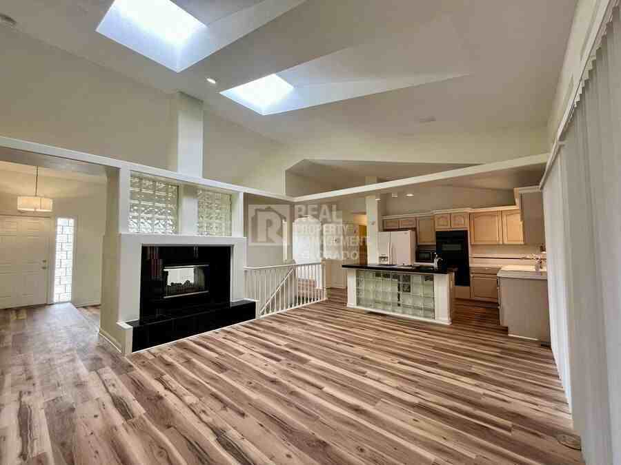 1684 S Laredo St - Photo 6 of 38