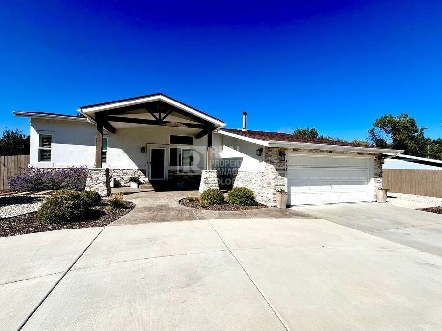 3640 Inspiration Dr - Photo 2 of 42