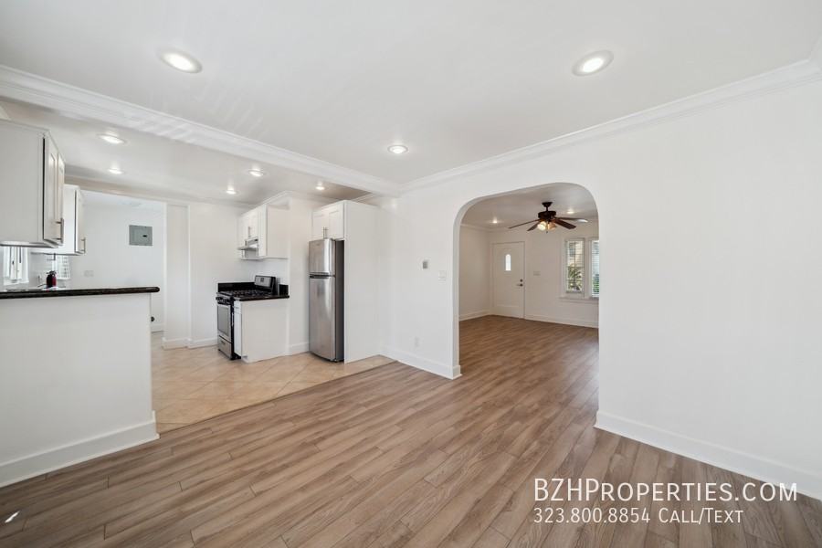 7942 Fountain Ave - Photo 2 of 15