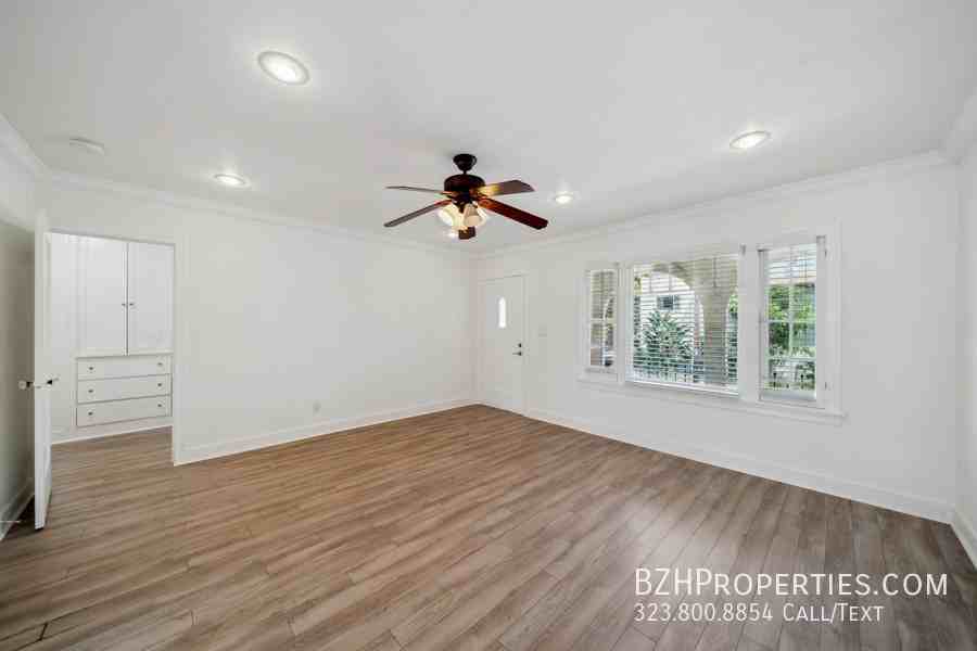 7942 Fountain Ave - Photo 3 of 15