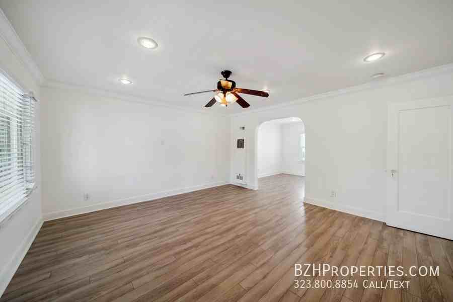 7942 Fountain Ave - Photo 5 of 15