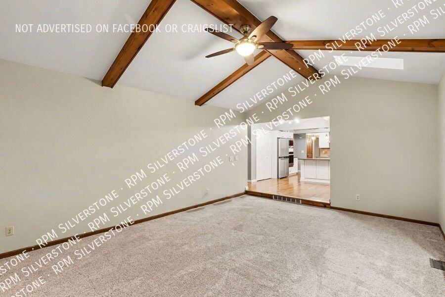 869 Timberline Dr - Photo 3 of 26