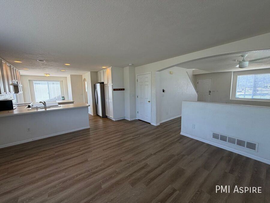 5002 S Himalaya Ct
