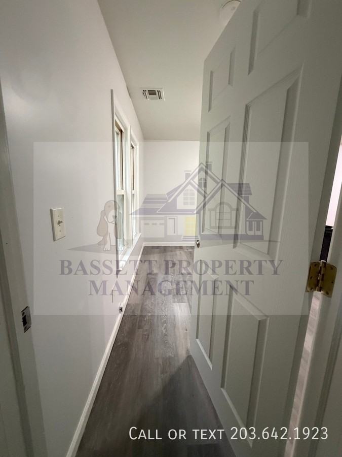 191 Davis St Uppr Level - Photo 3 of 11