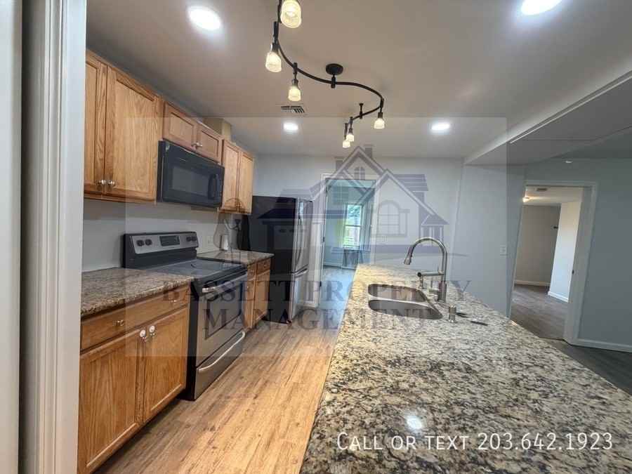 191 Davis St Uppr Level - Photo 5 of 11