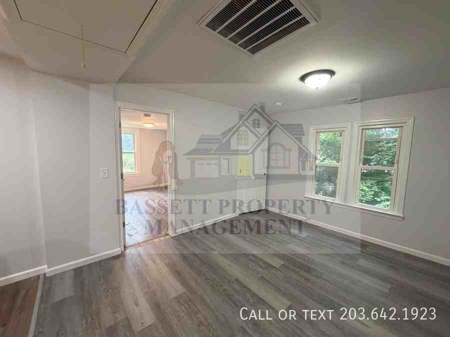 191 Davis St Uppr Level - Photo 6 of 11