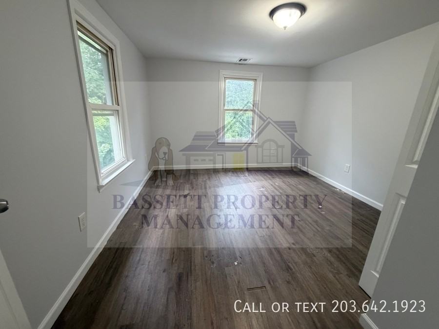 191 Davis St Uppr Level - Photo 7 of 11