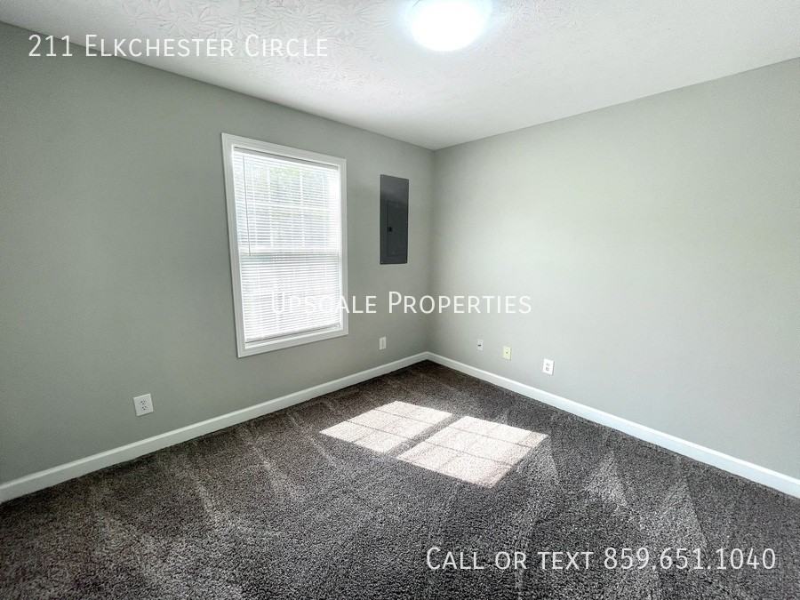 211 Elkchester Cir - Photo 5 of 11