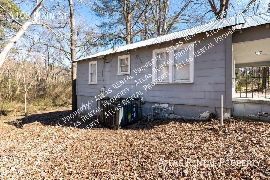 4108 Main St - Photo 3 of 17