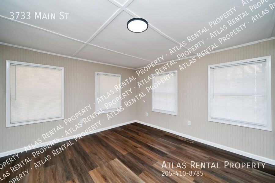 3733 Main St - Photo 6 of 20