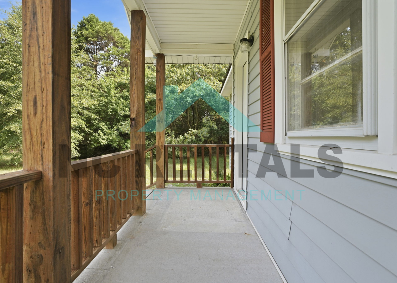 141 Marthas Ln - Photo 7 of 40