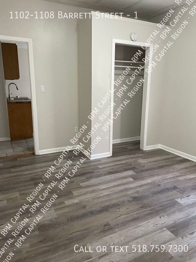 1102 Barrett St #1 - Photo 7 of 10
