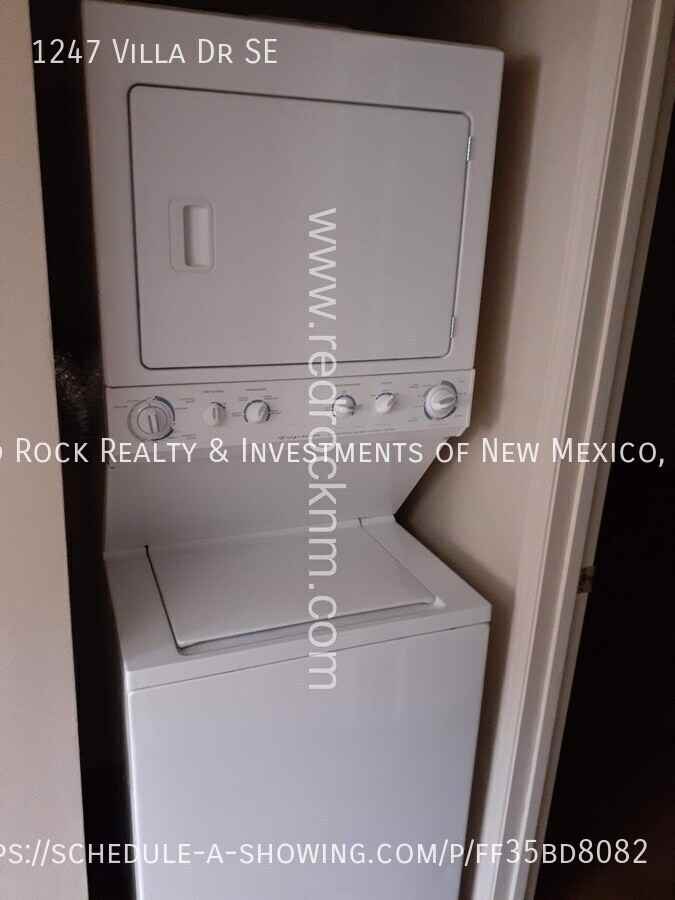 1247 Villa Dr Se - Photo 5 of 12