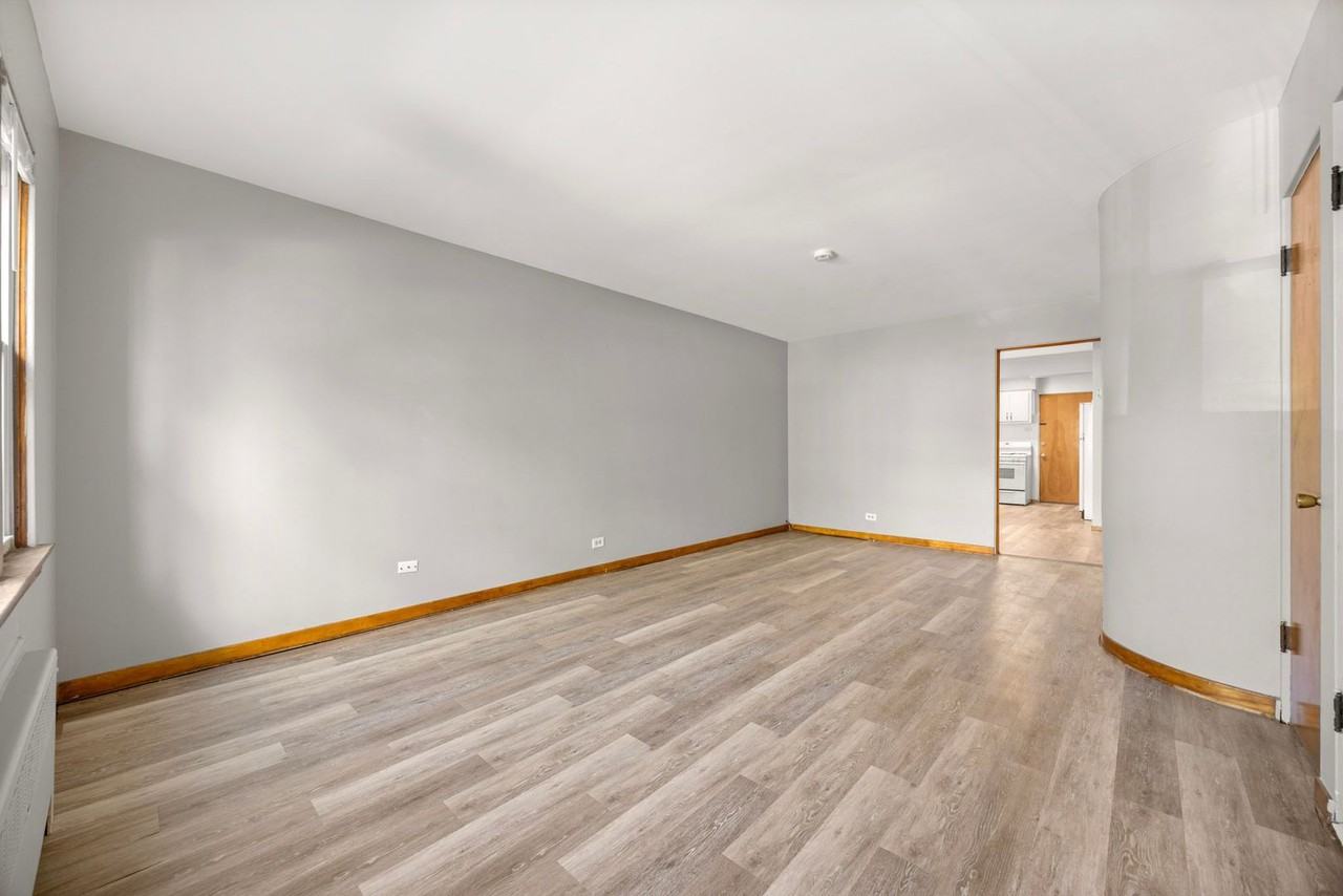 1930 Euclid Ave #1 - Photo 3 of 9