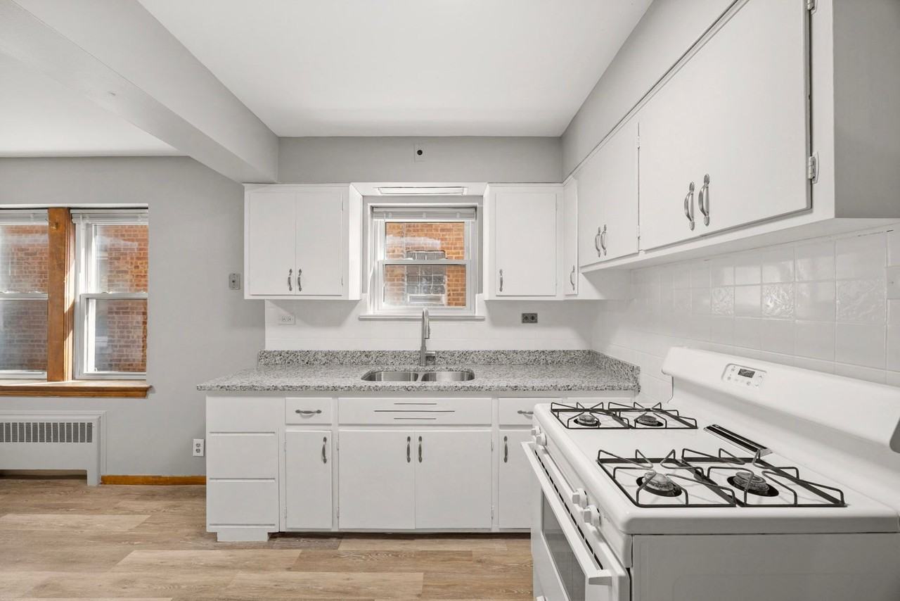 1930 Euclid Ave #1 - Photo 5 of 9