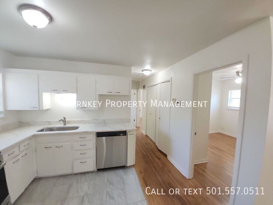 6404 Tracy Ave - Photo 4 of 10
