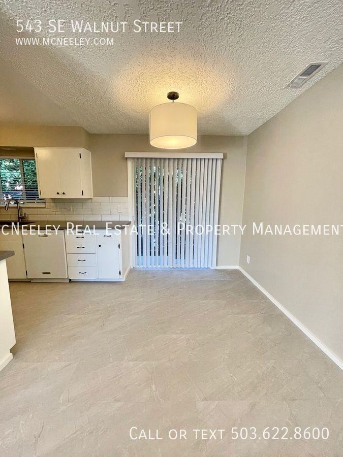 543 Se Walnut St - Photo 3 of 9