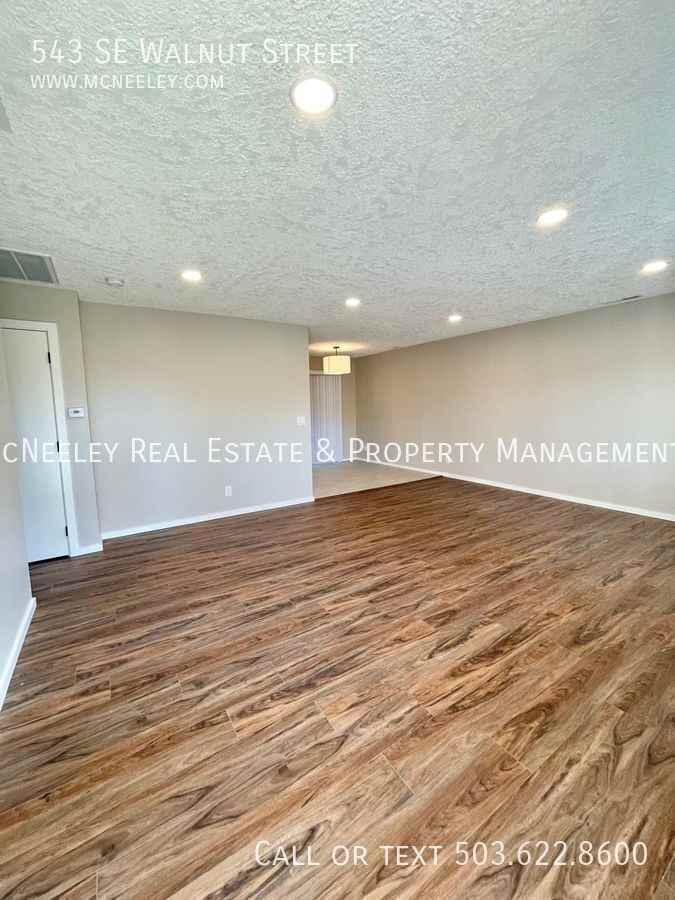 543 Se Walnut St - Photo 4 of 9
