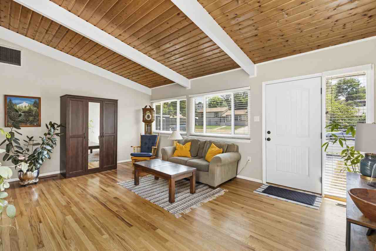 1321 Eagle View Dr #1 - Photo 4 of 30