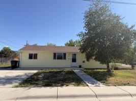 featured image of 2635 Desmet Dr #1