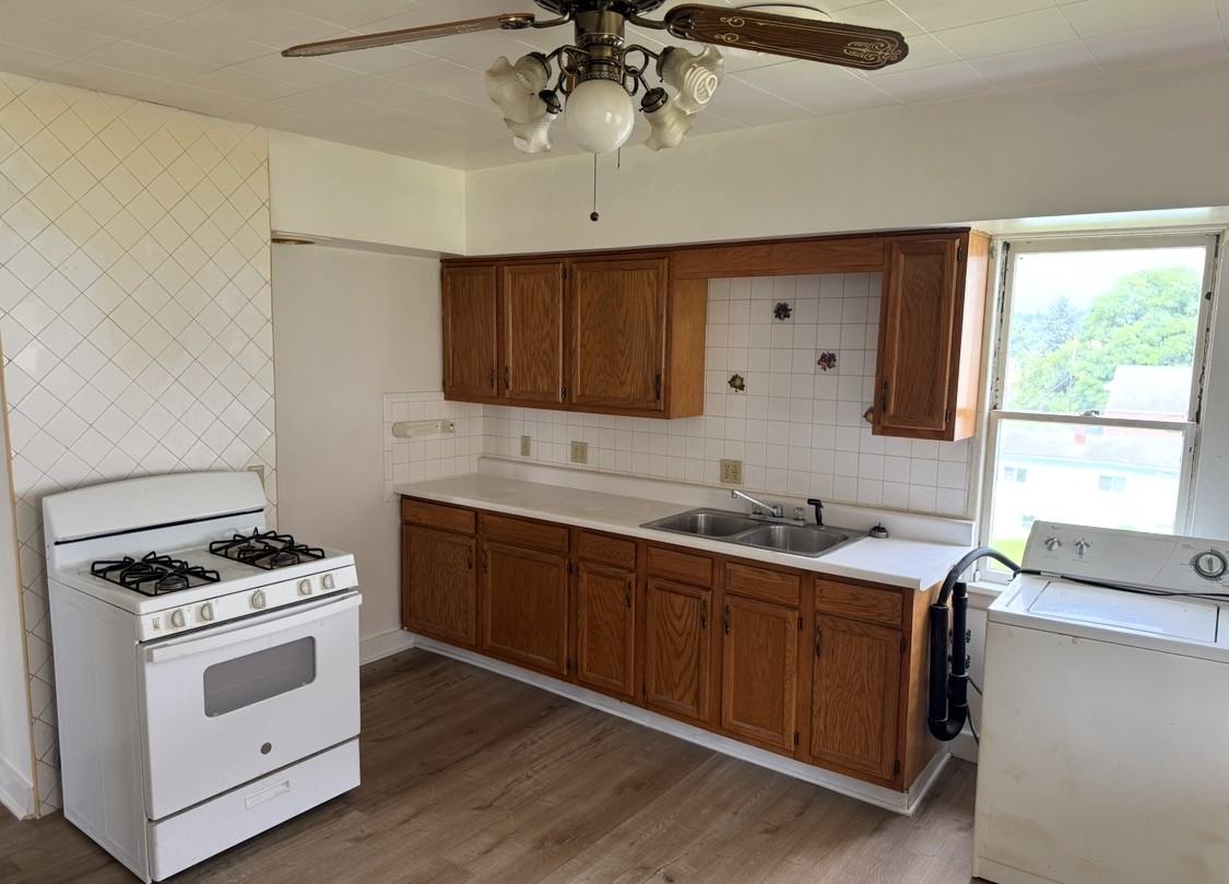 313 5th St #2 - Photo 3 of 11
