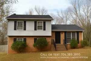 featured image of 220 Stone Post Rd